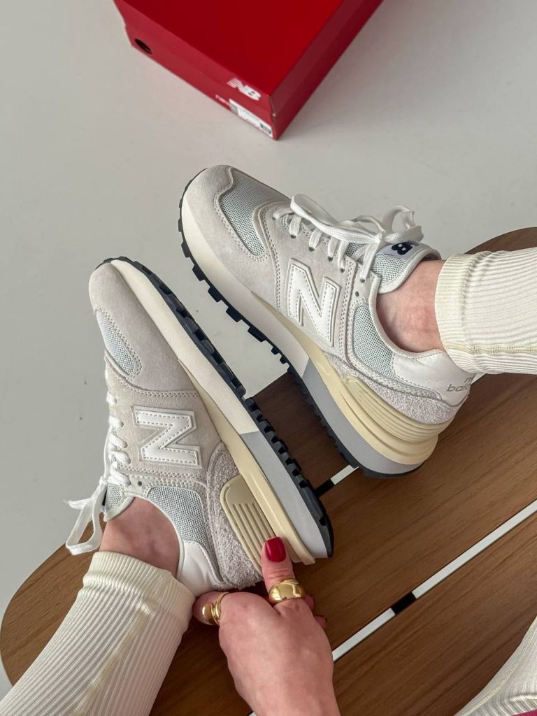 Кросівки сіро-бежеві New Balance 574 Beige