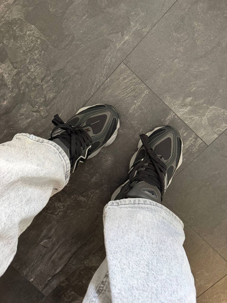 Кросівки вологостійкі New Balance 9060 Black CorDura