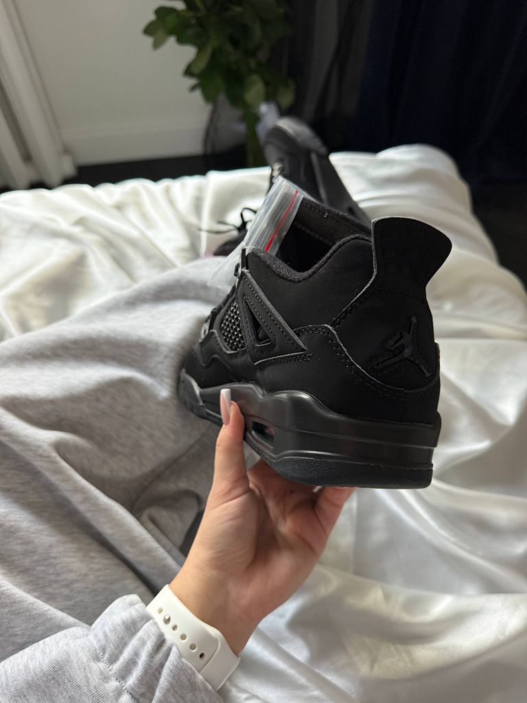 Кросівки Nike Air Jordan Retro 4 Black Cat