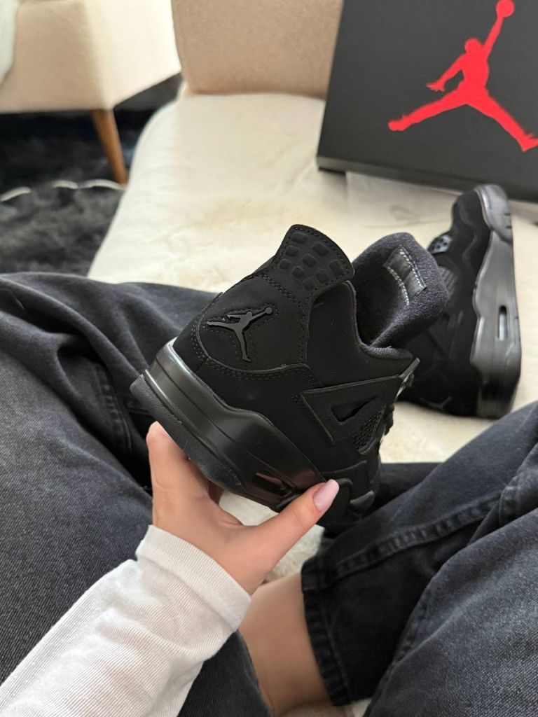 Кросівки Nike Air Jordan Retro 4 Black Cat