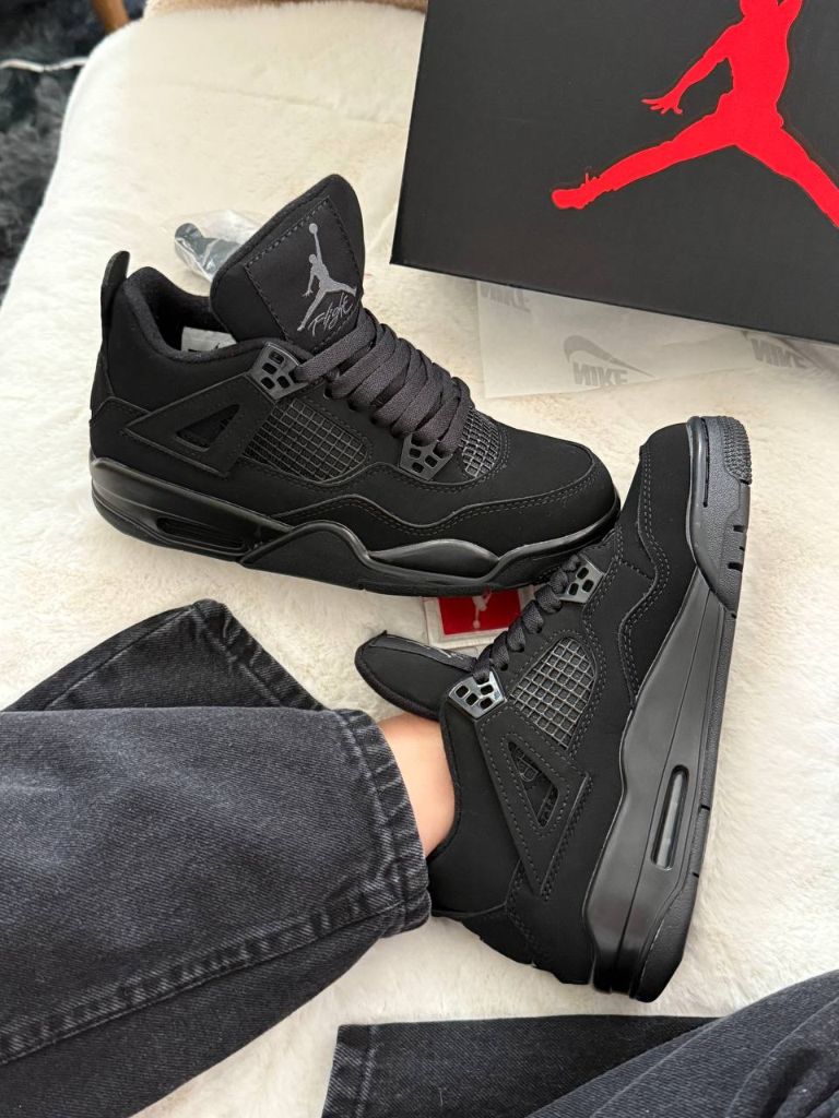 Кросівки Nike Air Jordan Retro 4 Black Cat