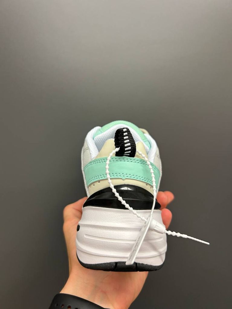 Кросівки білі з сірими та м'ятними вставками Nike M2K Tekno
