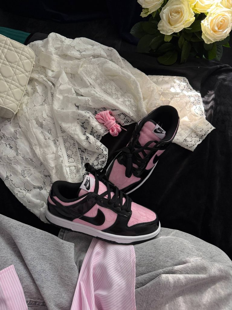 Кросівки Nike SB Dunk Low Wmns Lace Pack Pink Black