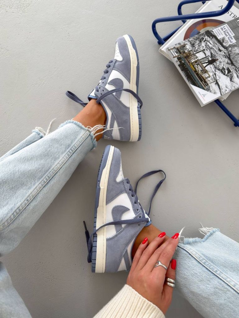 Кросівки Dunk Low Premium World Indigo Mini Swoosh
