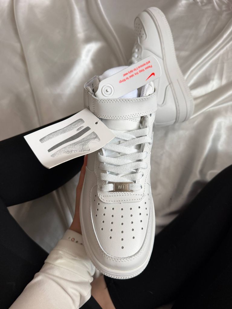 Кросівки зимові на хутрі білі Nike Air Force White