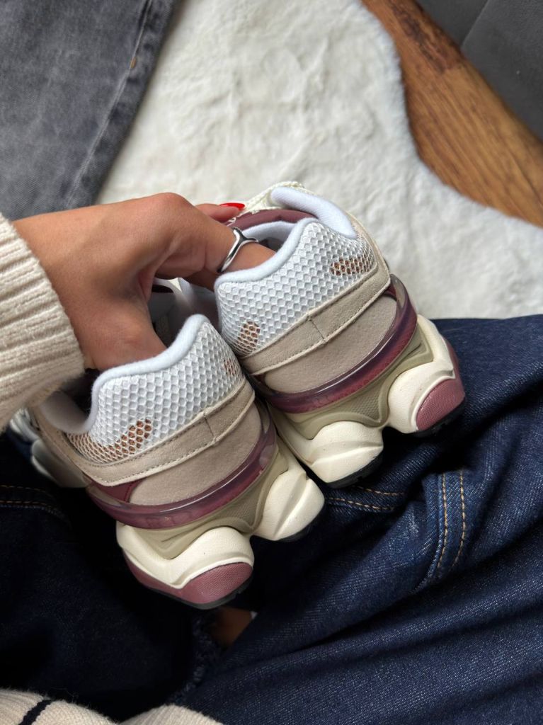 Кросівки кремові New Balance 9060 Linen Burgundy