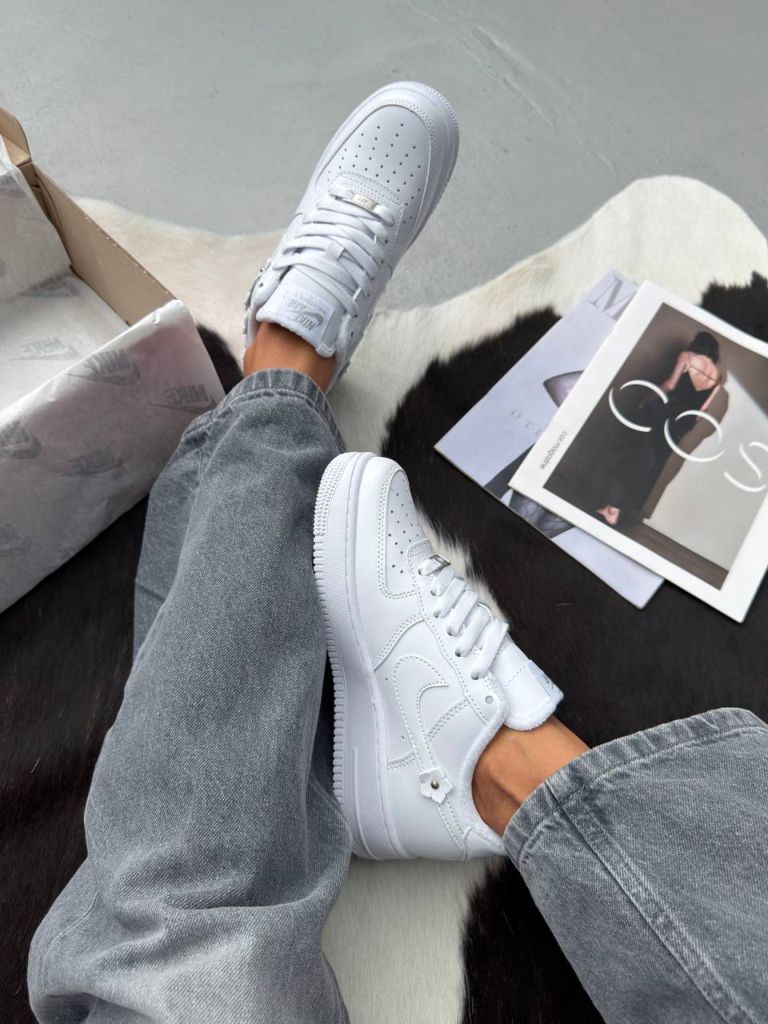 Кросівки Nike DUNK LOW WMNS LACE PACK REGAL WHITE
