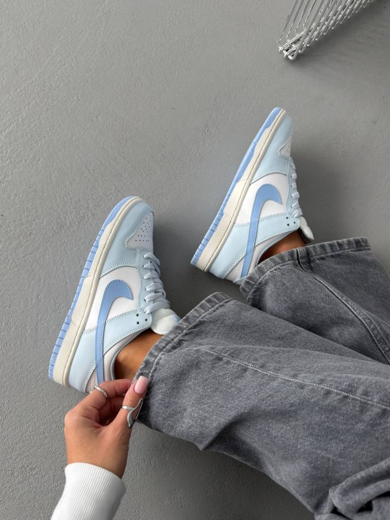 Кросівки блакитні Nike SB Dunk Low Blue Tint