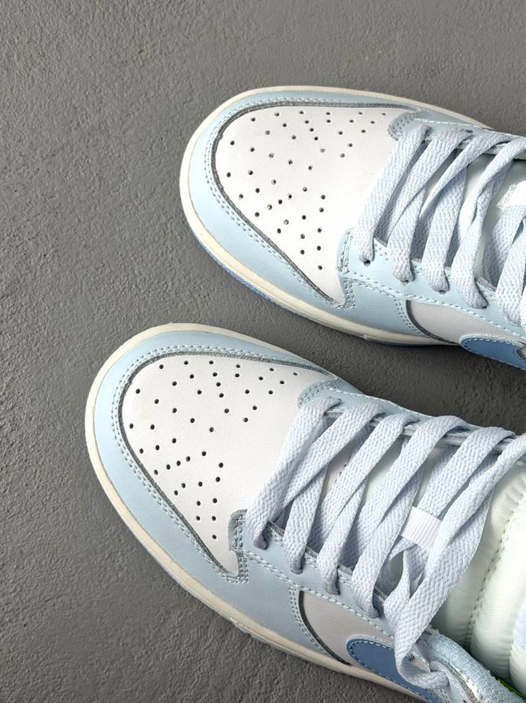 Кросівки блакитні Nike SB Dunk Low Blue Tint