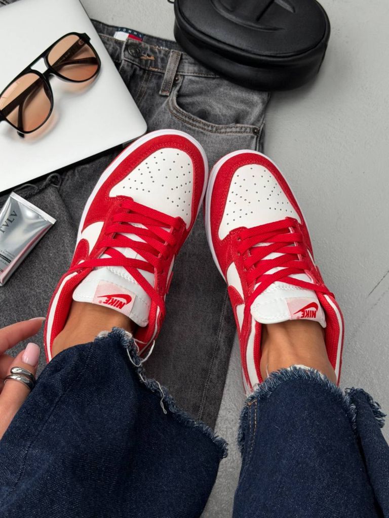 Кросівки червоно-білі Nike SB Dunk Light Crimson